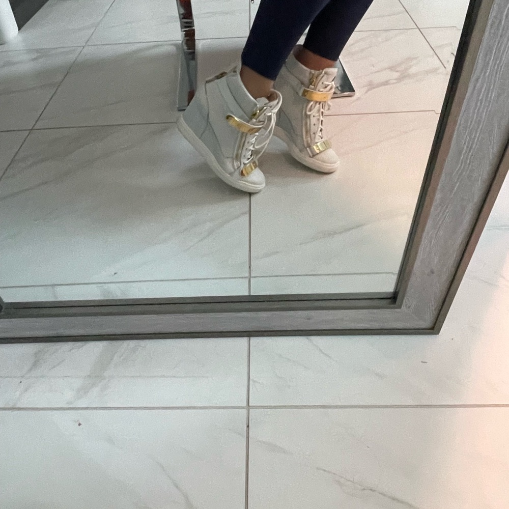 Authentic Giuseppe Zanotti white and gold High Top Sneakers Size 38.5 . - Picture 2 of 16